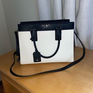 Medium Kate Spade crossbody purse